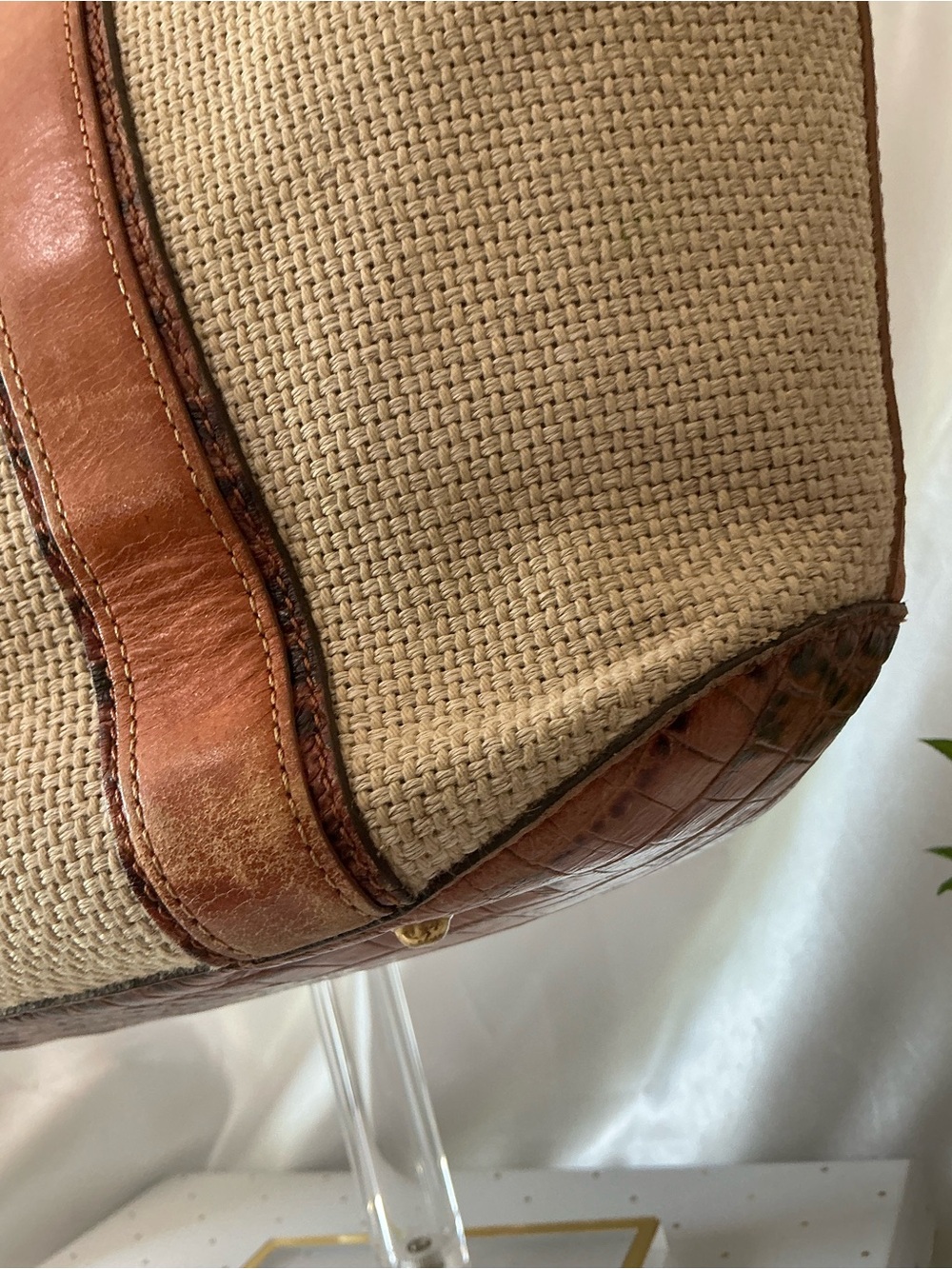 Preloved Brahmin Croc Embossed Leather Trim Raffia Canvas Gold Trim - Picture 4 of 13